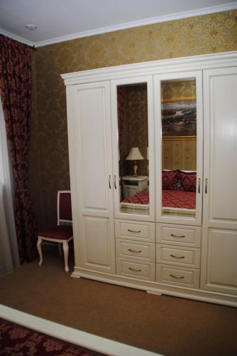 Фото Династия