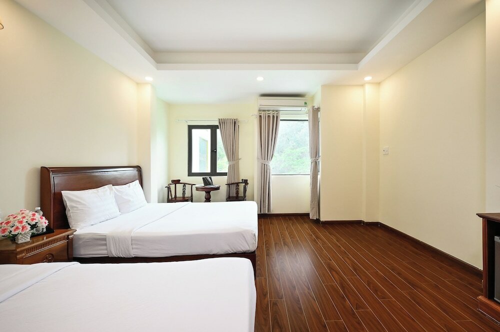 Фото Red Sun Airport Saigon Hotel