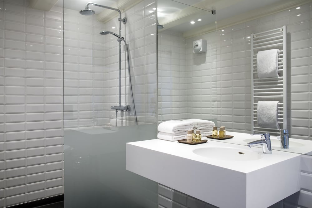 Фото Max Brown Hotel Canal District