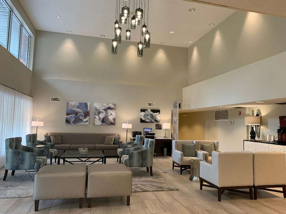 Фото Best Western Tallahassee-Downtown Inn & Suites