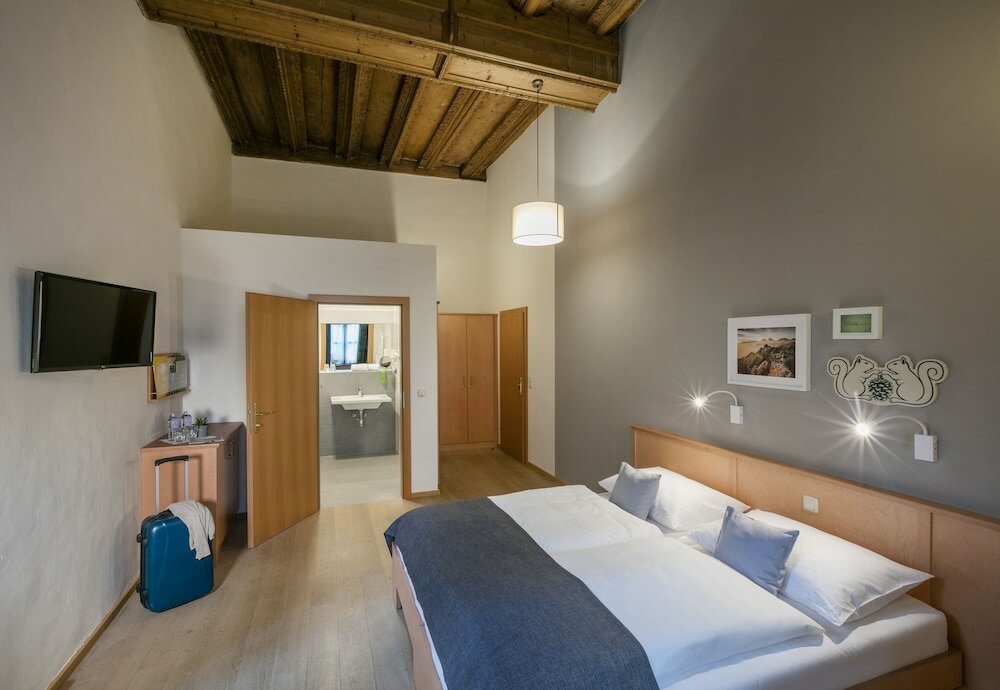 Фото Jufa Hotel Schloss Röthelstein