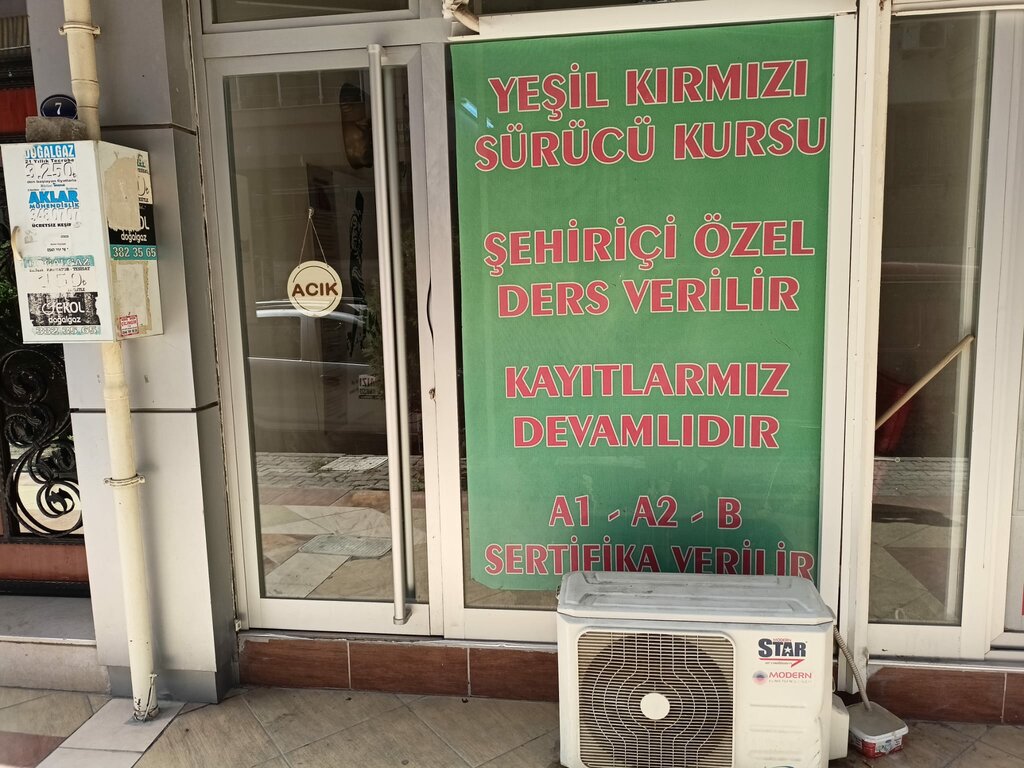 Driving school Özel Yeşil Kırmızı Mtsk, Izmir, photo