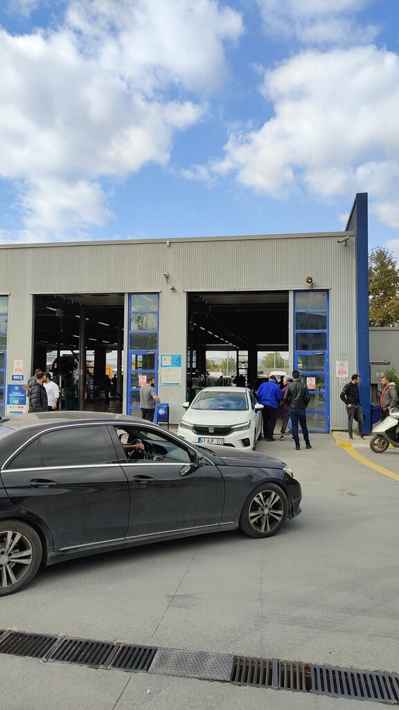 Vehicle inspection station TUVTURK, Kartepe, photo