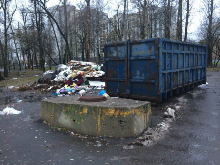 Trash and garbage disposal area Trash and garbage disposal area, Moscow, photo