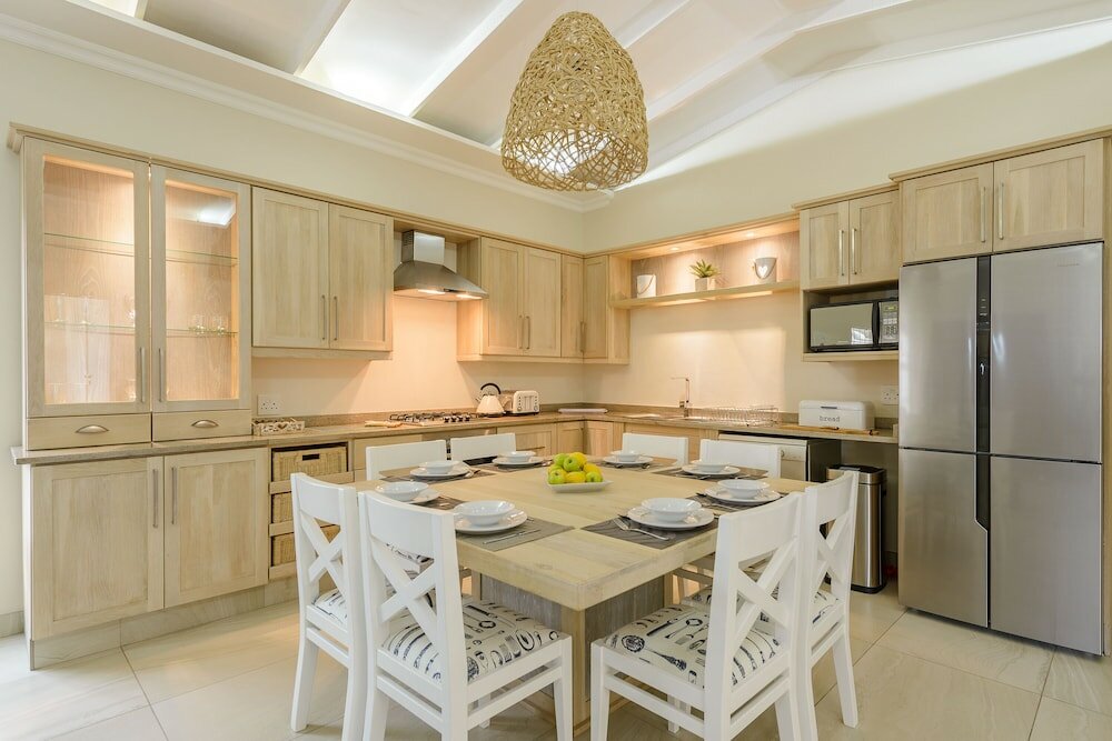 Фото Cayley Mountain Resort