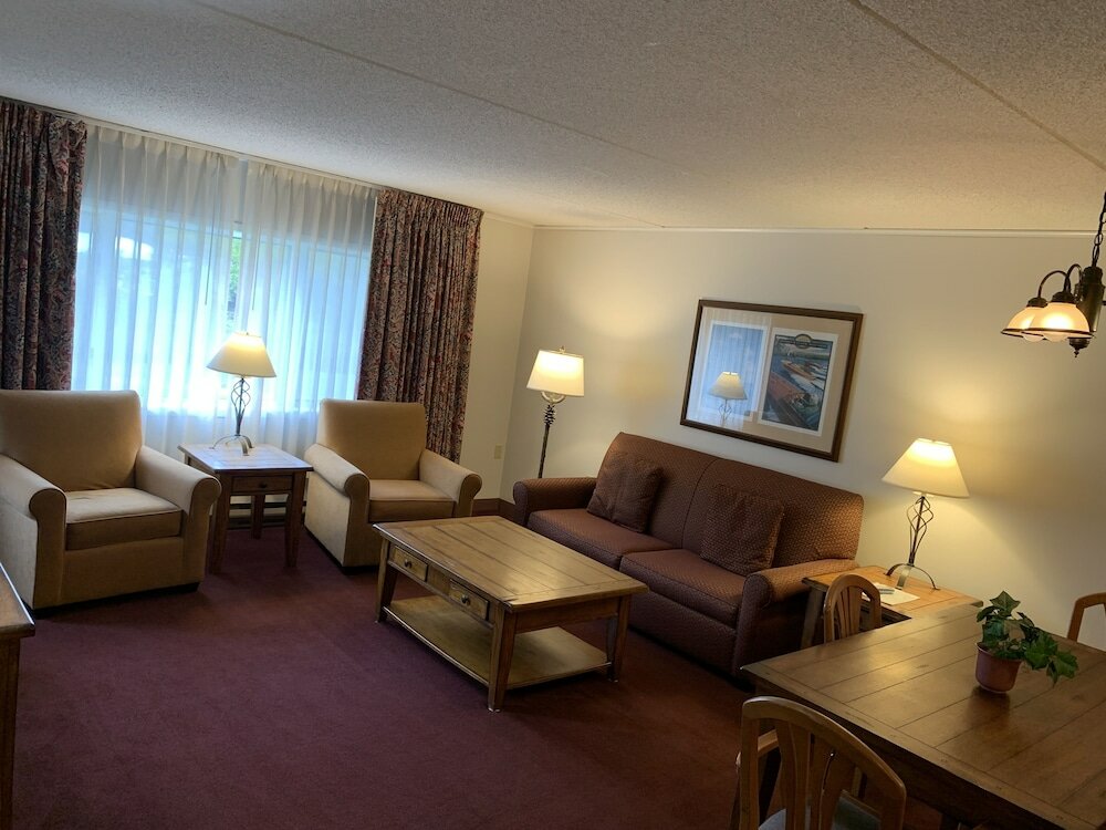 Фото Fireside Inn & Suites Gilford