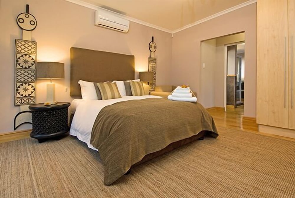 Фото Whale Away Guest House