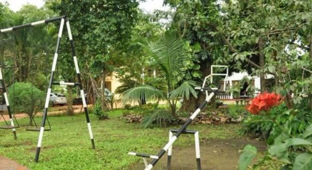 Фото Sujatha Tourist Rest