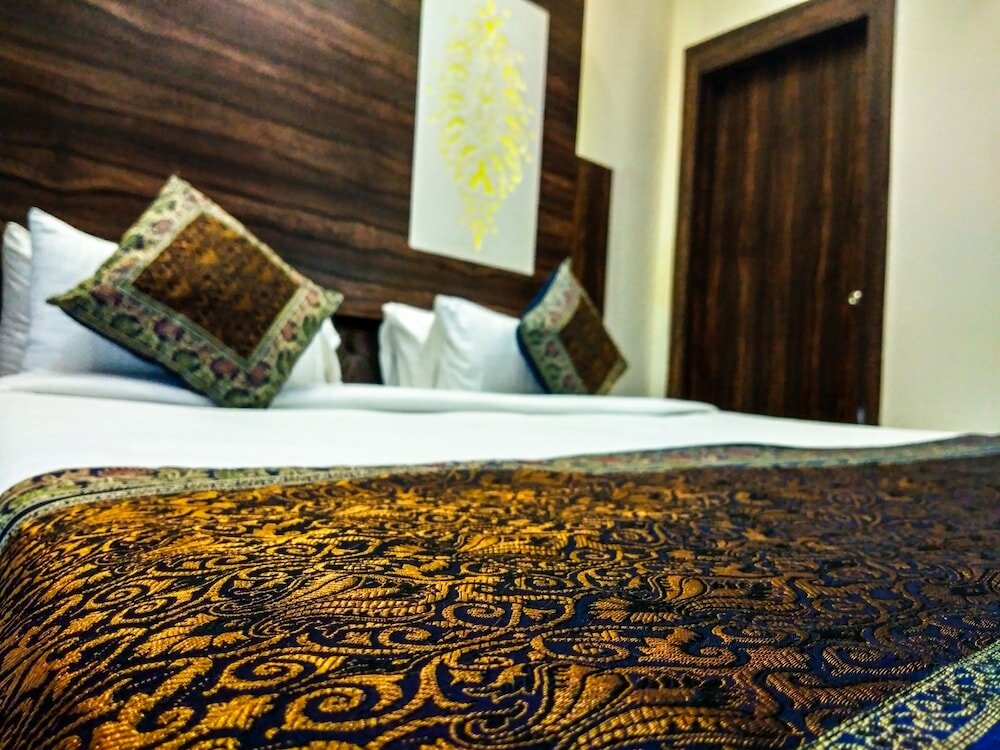 Фото Dwivedi Hotels Sri Omkar Palace