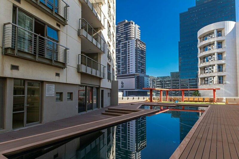 Апартаменты ITC Hospitality Group One Bedrooms Icon Building в Кейптауне