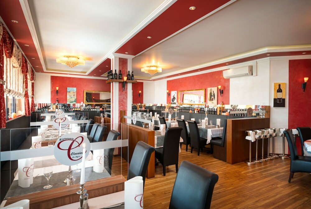 Фото Mainstreet Hotel