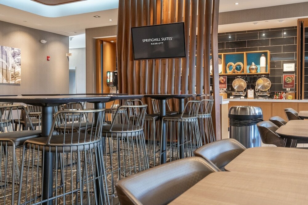 Фото SpringHill Suites by Marriott Woodbridge