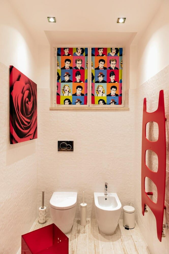 Фото Two Chic Guesthouse