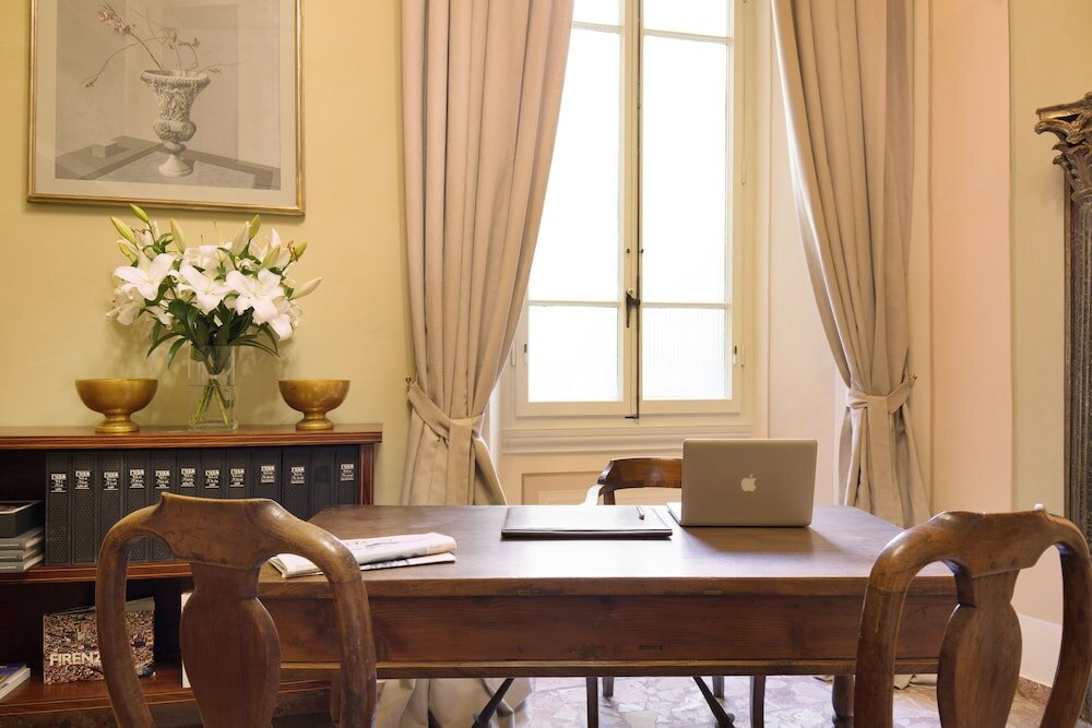 Фото Cerretani Palace Luxury B&b