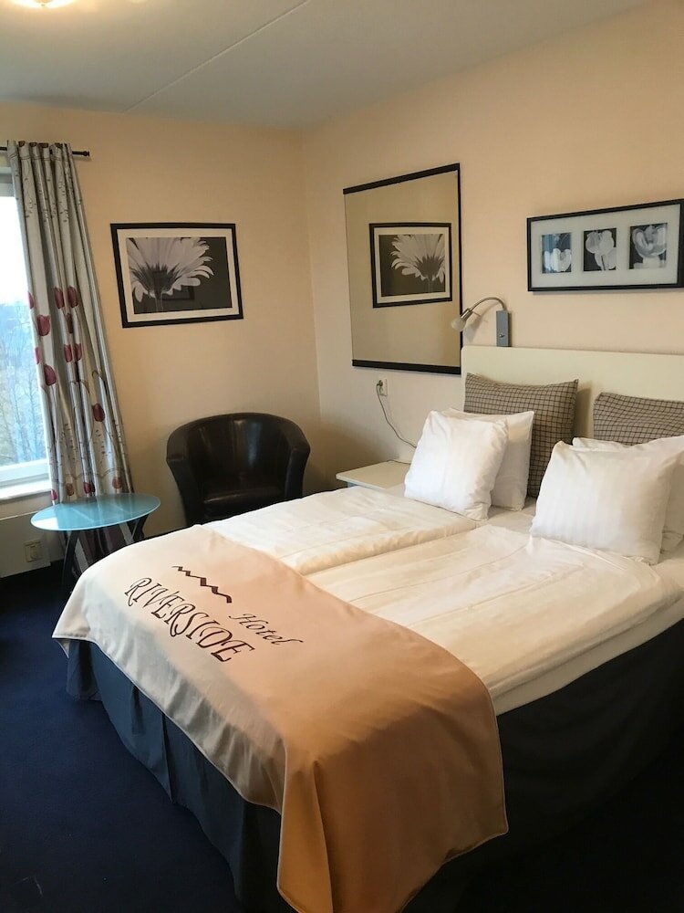 Фото Hotel Riverside