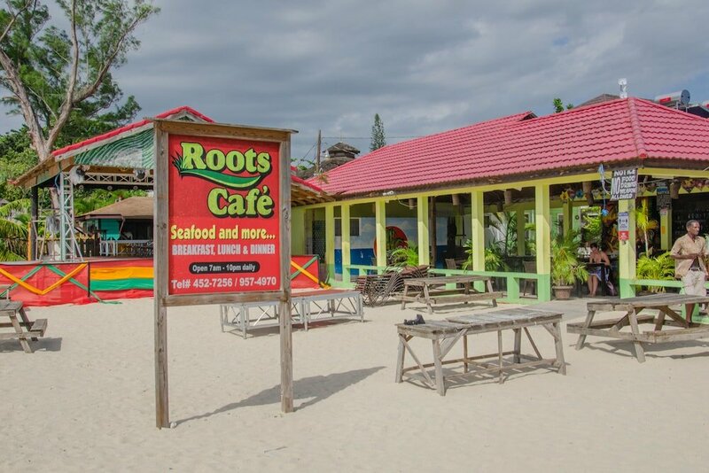 Гостиница Roots Bamboo Beach Resort