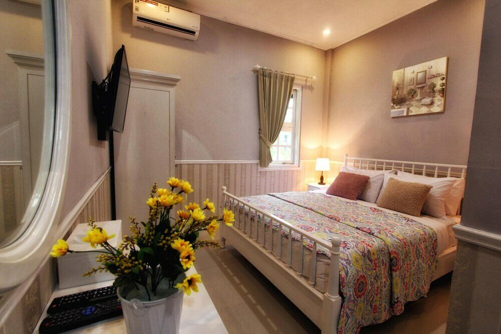 Фото Omah Madam Bed & Breakfast