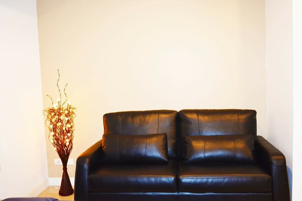 Фото Serena Sathorn Suites