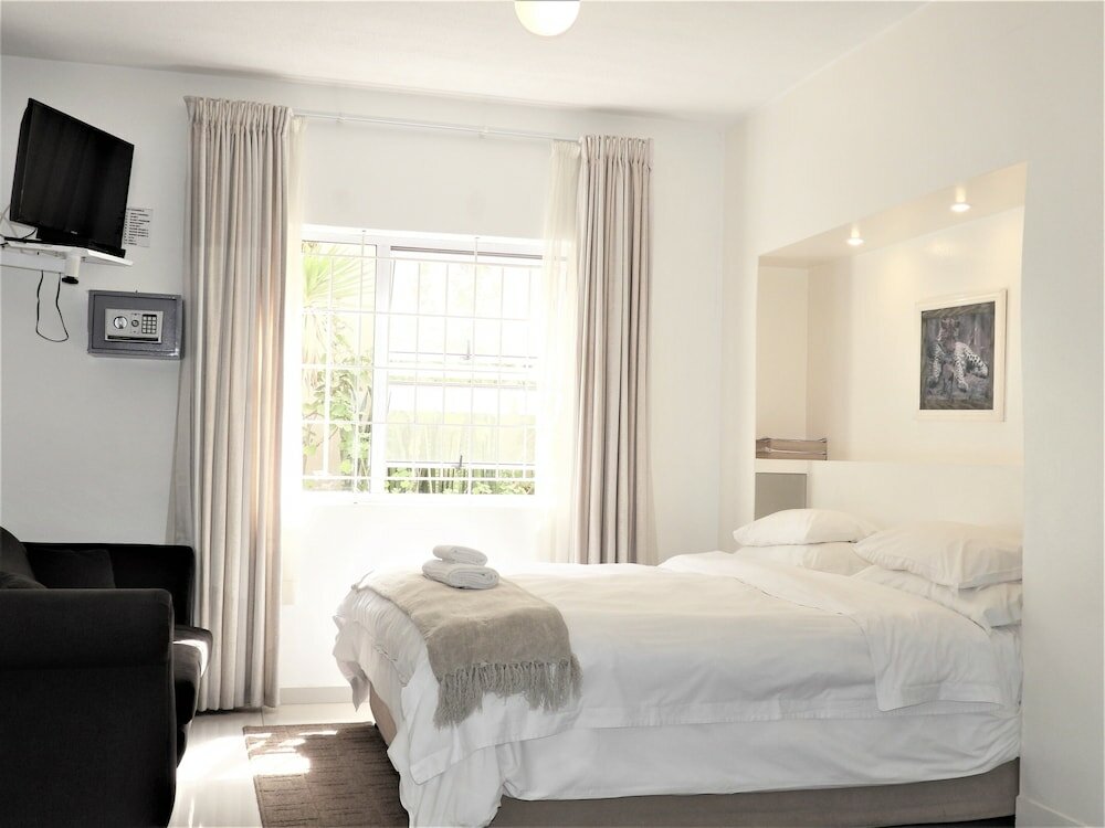 Фото Footprints Self-Catering & B&b