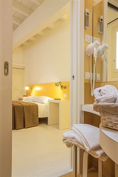 Фото Casa Fola - City Centre Rooms