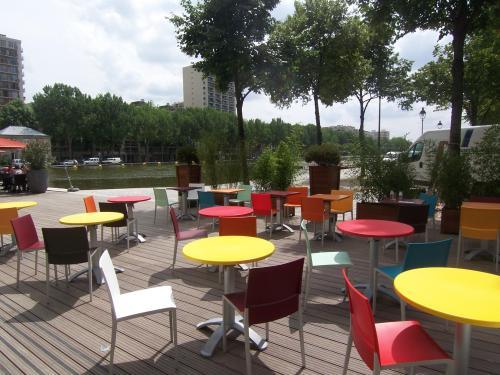 Фото Holiday Inn Express Paris - Canal de la Villette