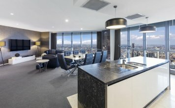Фото Meriton Suites Herschel Street