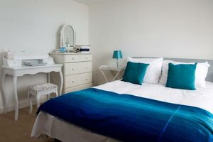 № 98 Boutique Hotel (England, Dorset County, Weymouth, The Esplanade), hotel