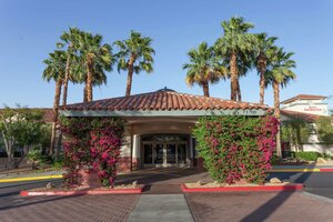 Гостиница Hilton Garden Inn Palm Springs/rancho Mirage в Палм Дезерте
