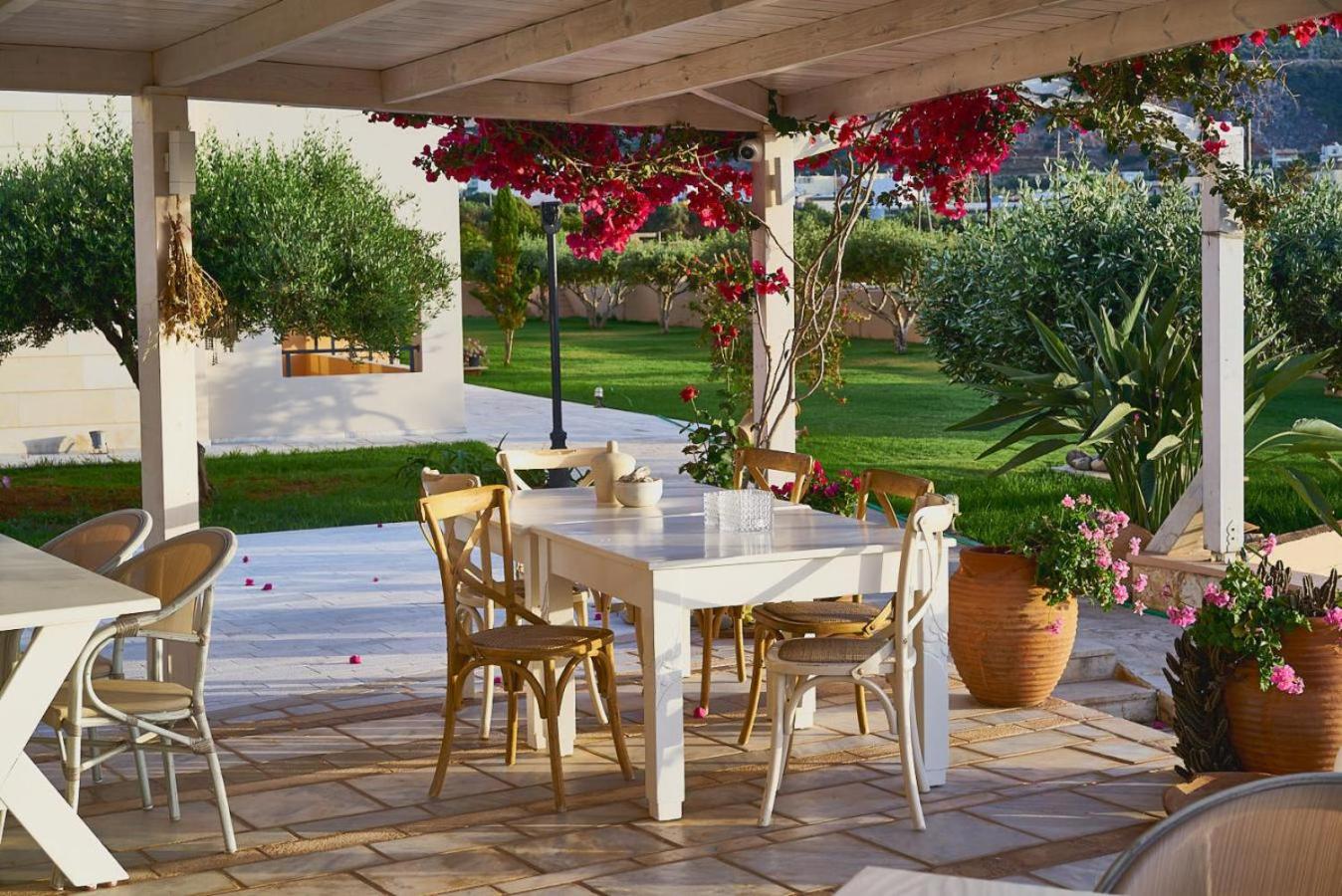 Фото Golden Bay Hotel Apartments