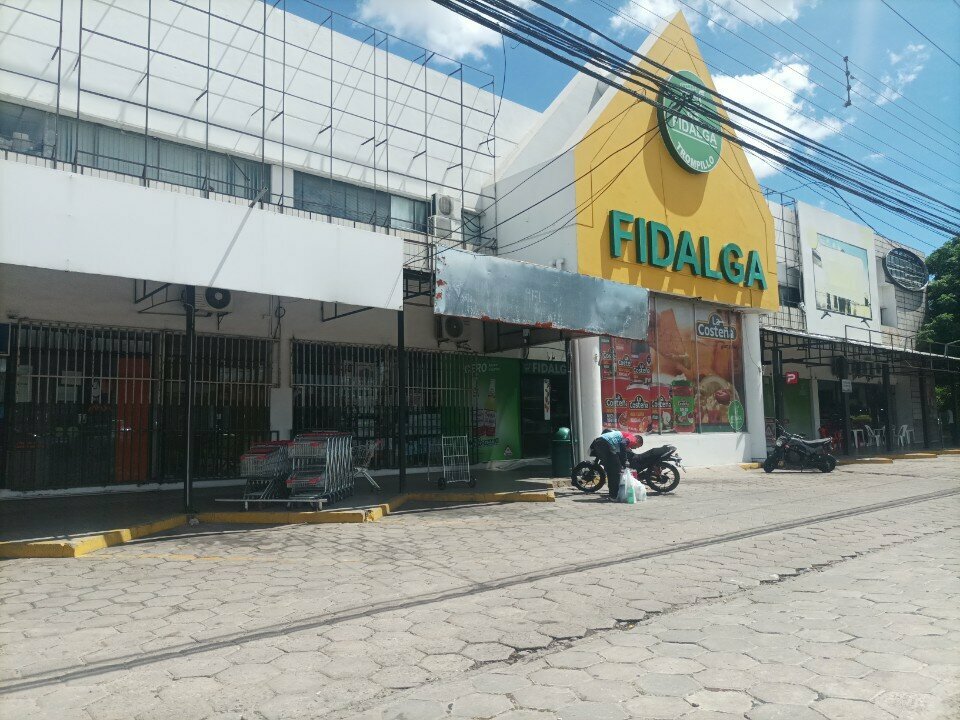Supermarket Fidalga Trompillo, Santa Cruz de la Sierra, photo