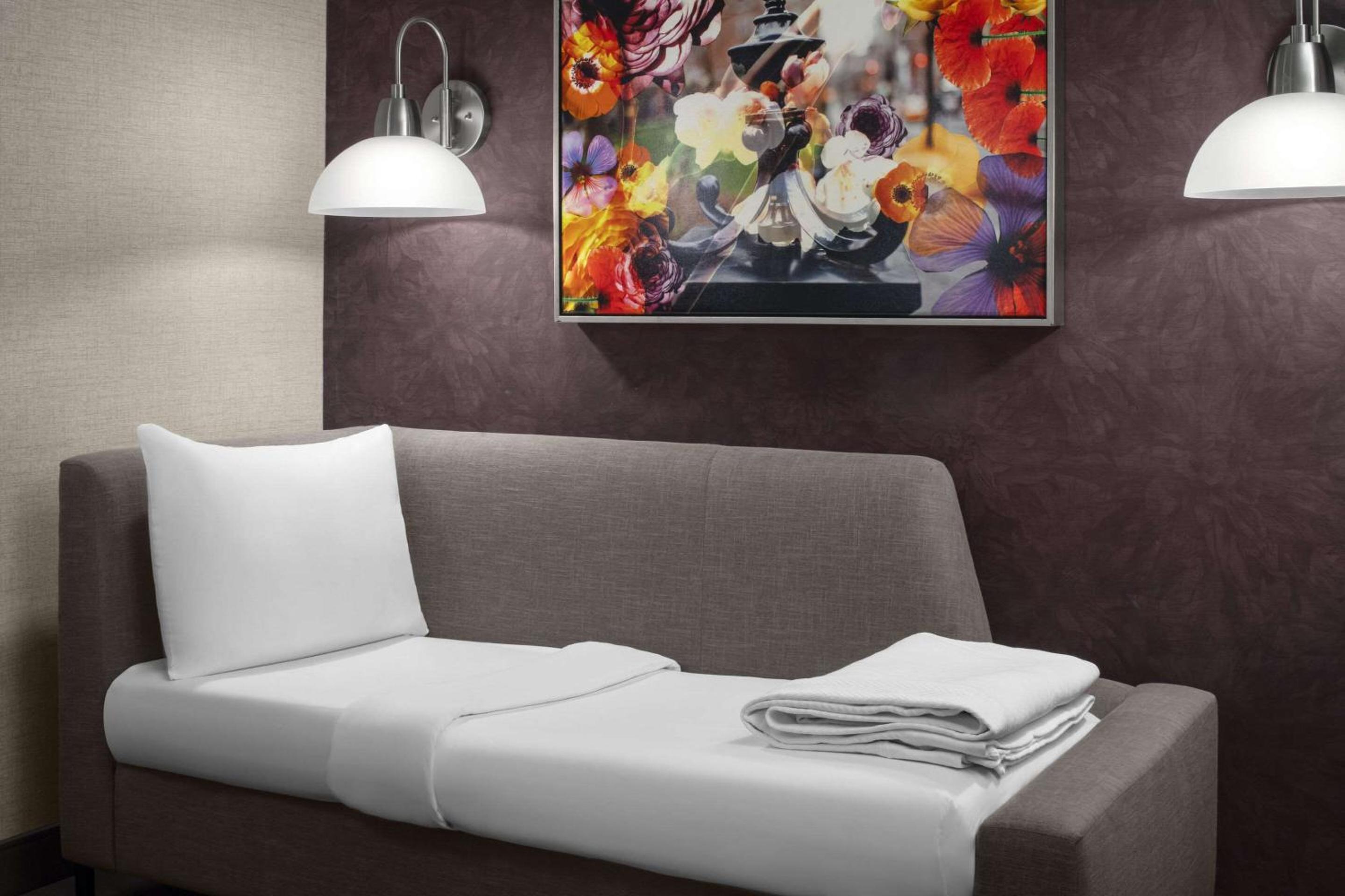 Фото Cambria Hotel New York - Chelsea