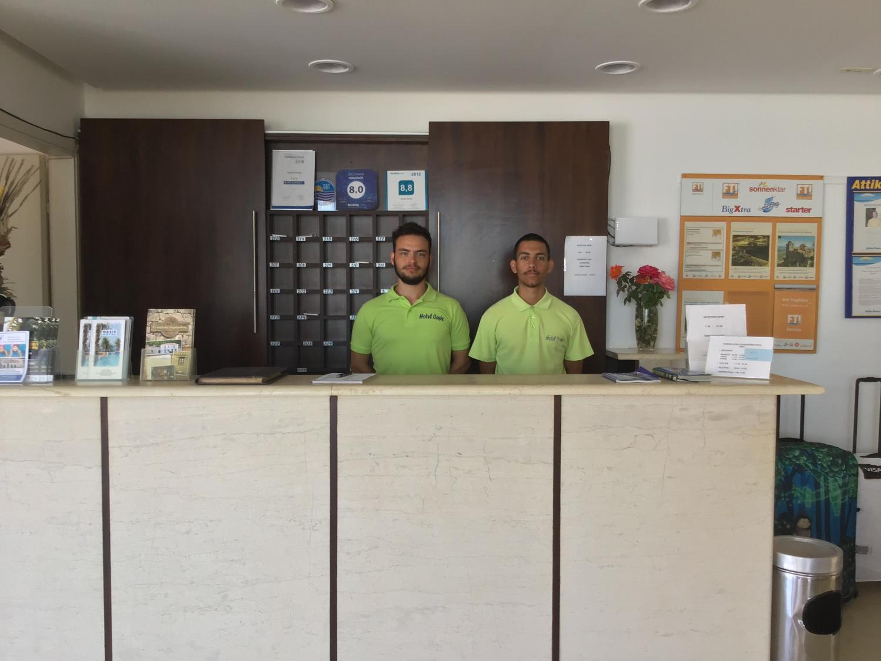 Фото Oasis Hotel