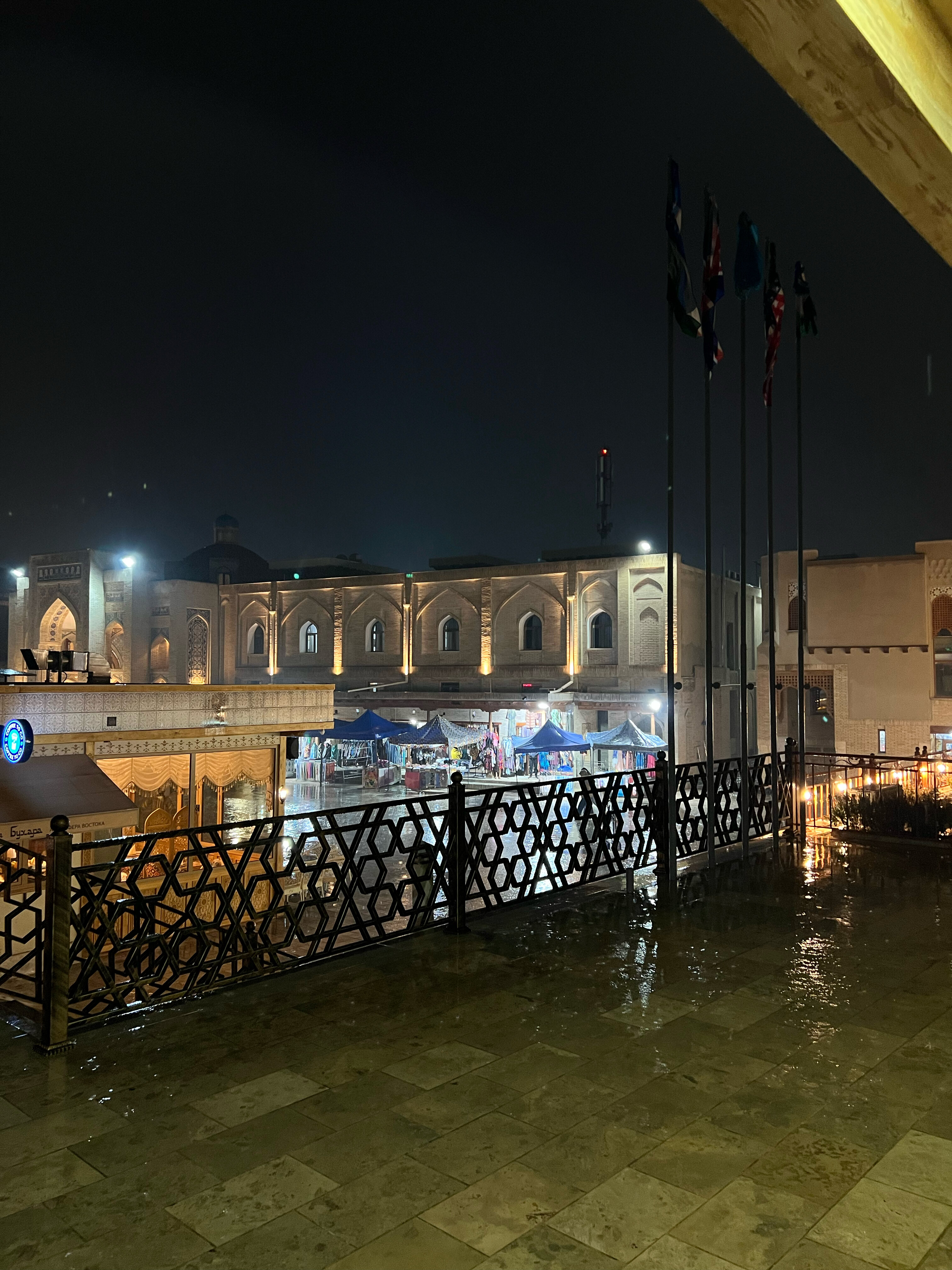 Фото Suzangaron Hotel