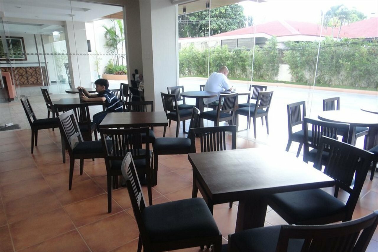 Фото Main Hotel & Suites