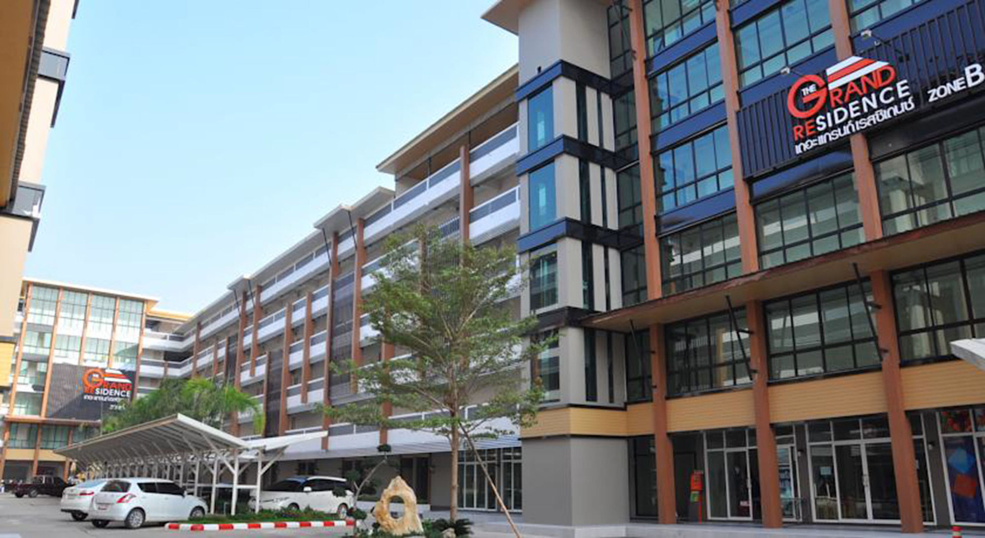 Фото The Grand Residence