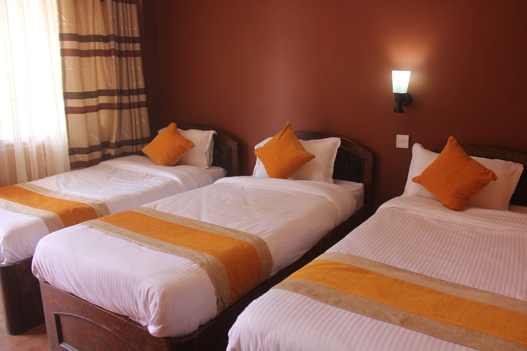 Фото Hotel Khangsar