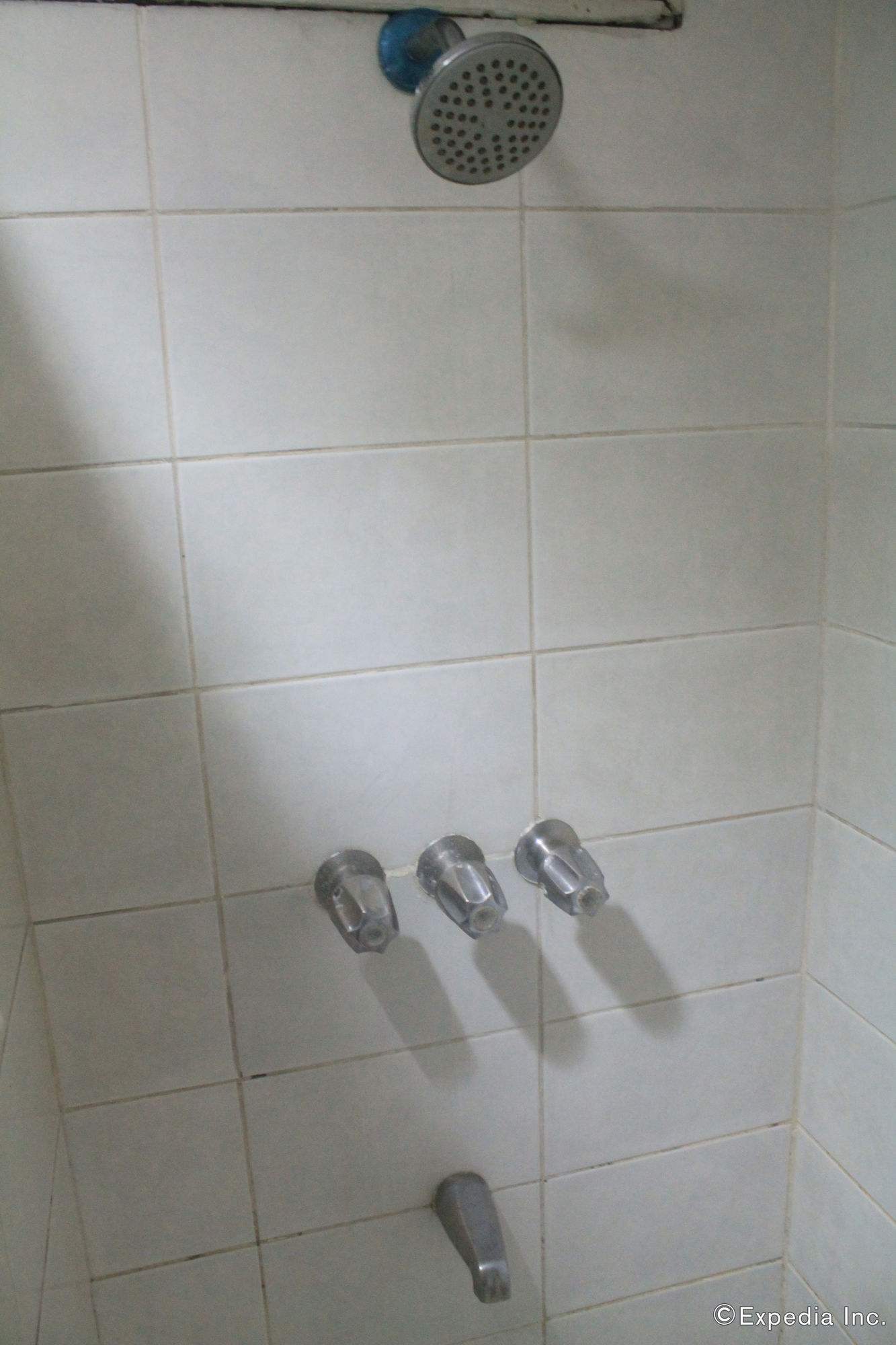 Фото Halina Drive Inn Hotels - Sta Mesa