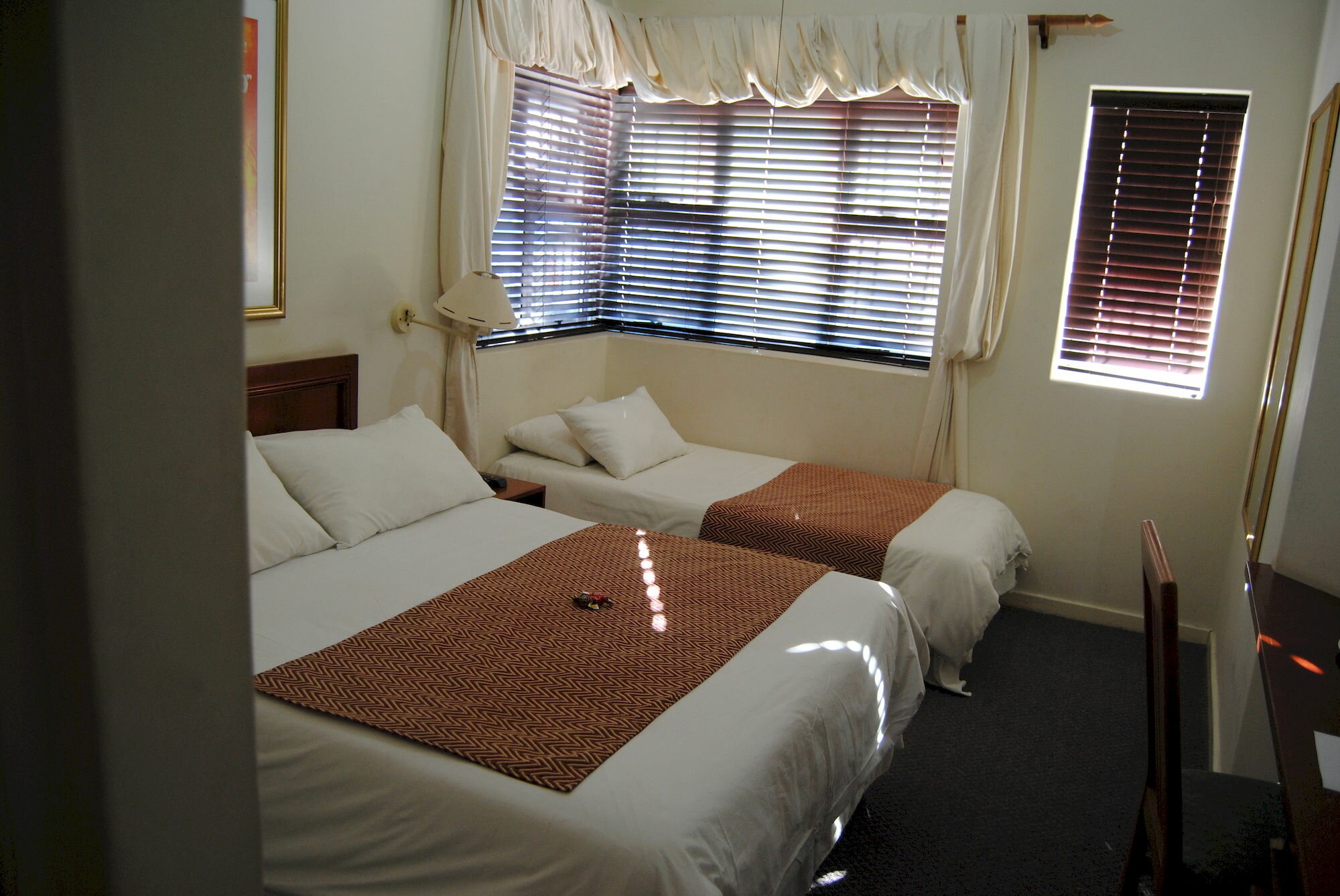 Фото Broadway Guesthouse