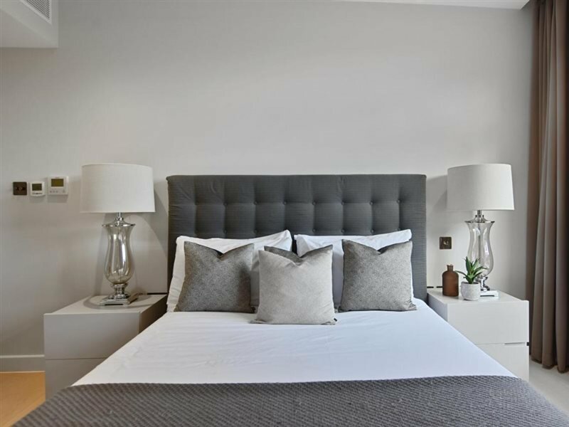 Фото Vauxhall Bridge Road by Q Apartments