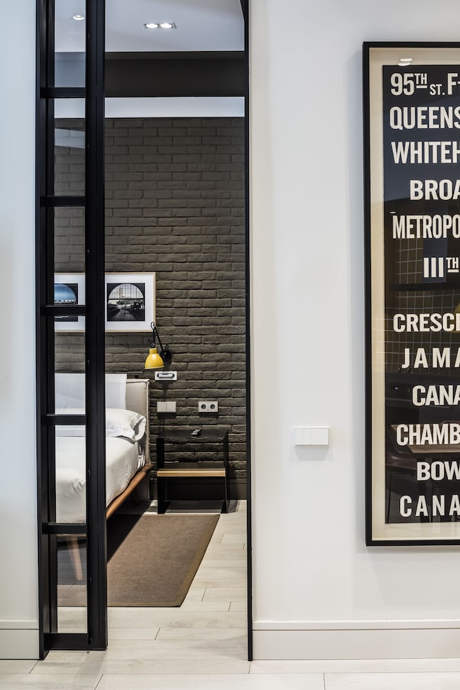 Фото Midtown Apartments