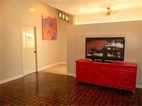 Фото Tr3ats Guest House Bohol - Hostel