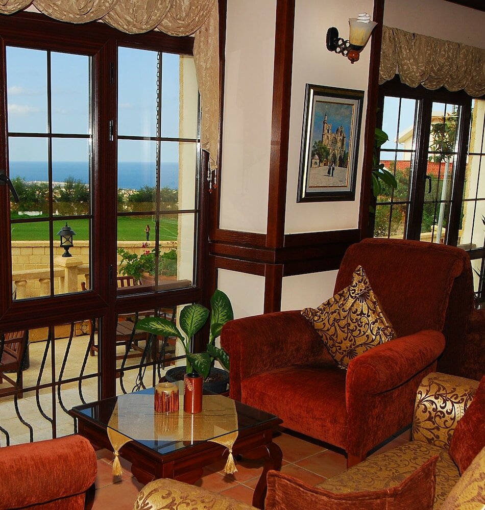 Фото Bellapais Monastery Village