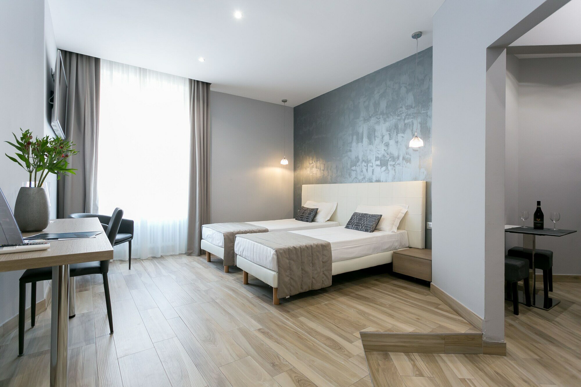 Фото отеля 2