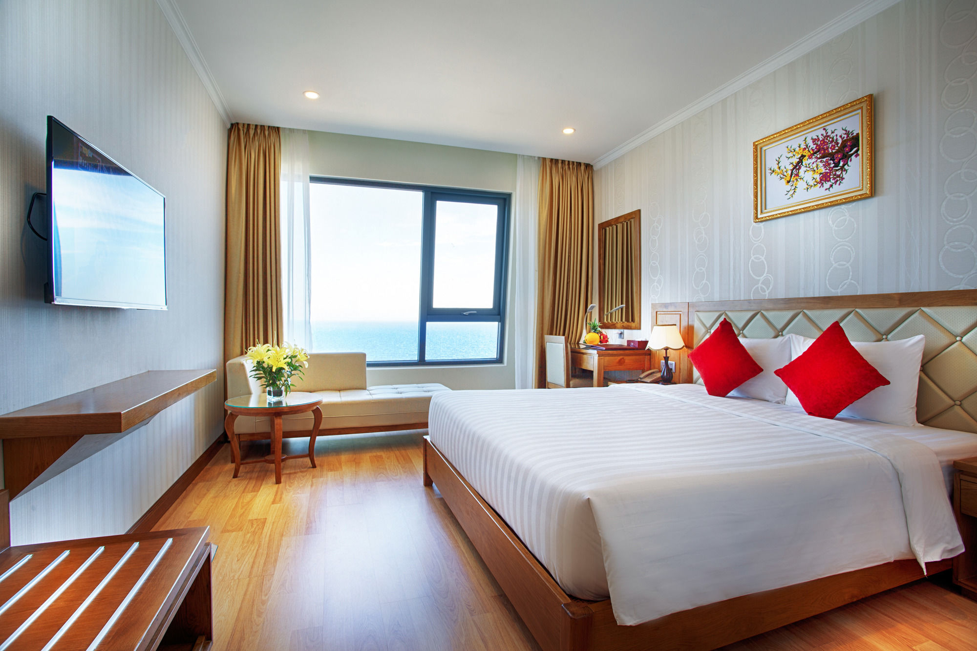 Фото Serene Beach Hotel Danang