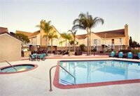 Внешний вид отеля Residence Inn by Marriott Costa Mesa Newport Beach в Коста-Месе, фото 2