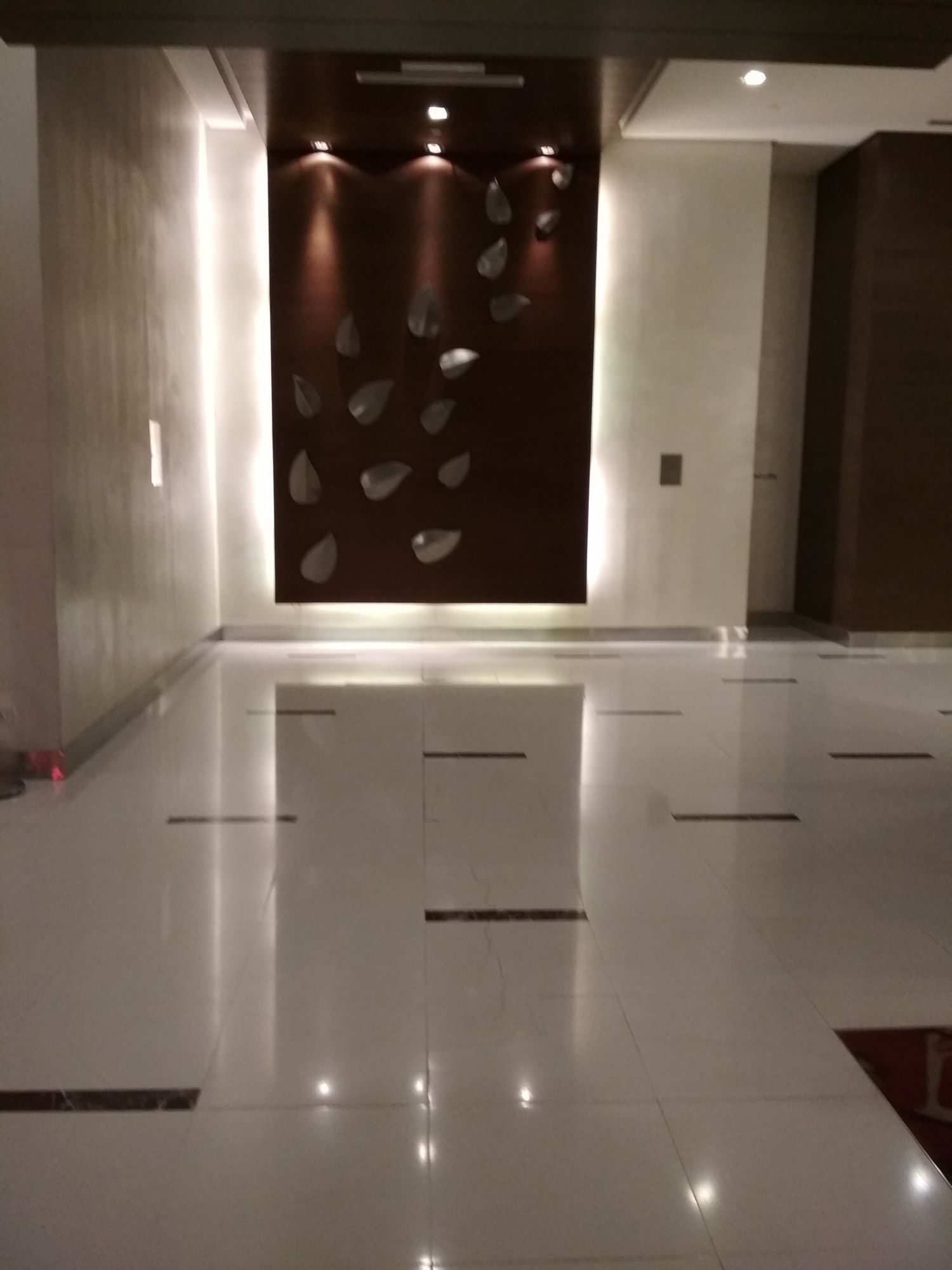 Фото Queens Service Suite at Swiss Garden Residences