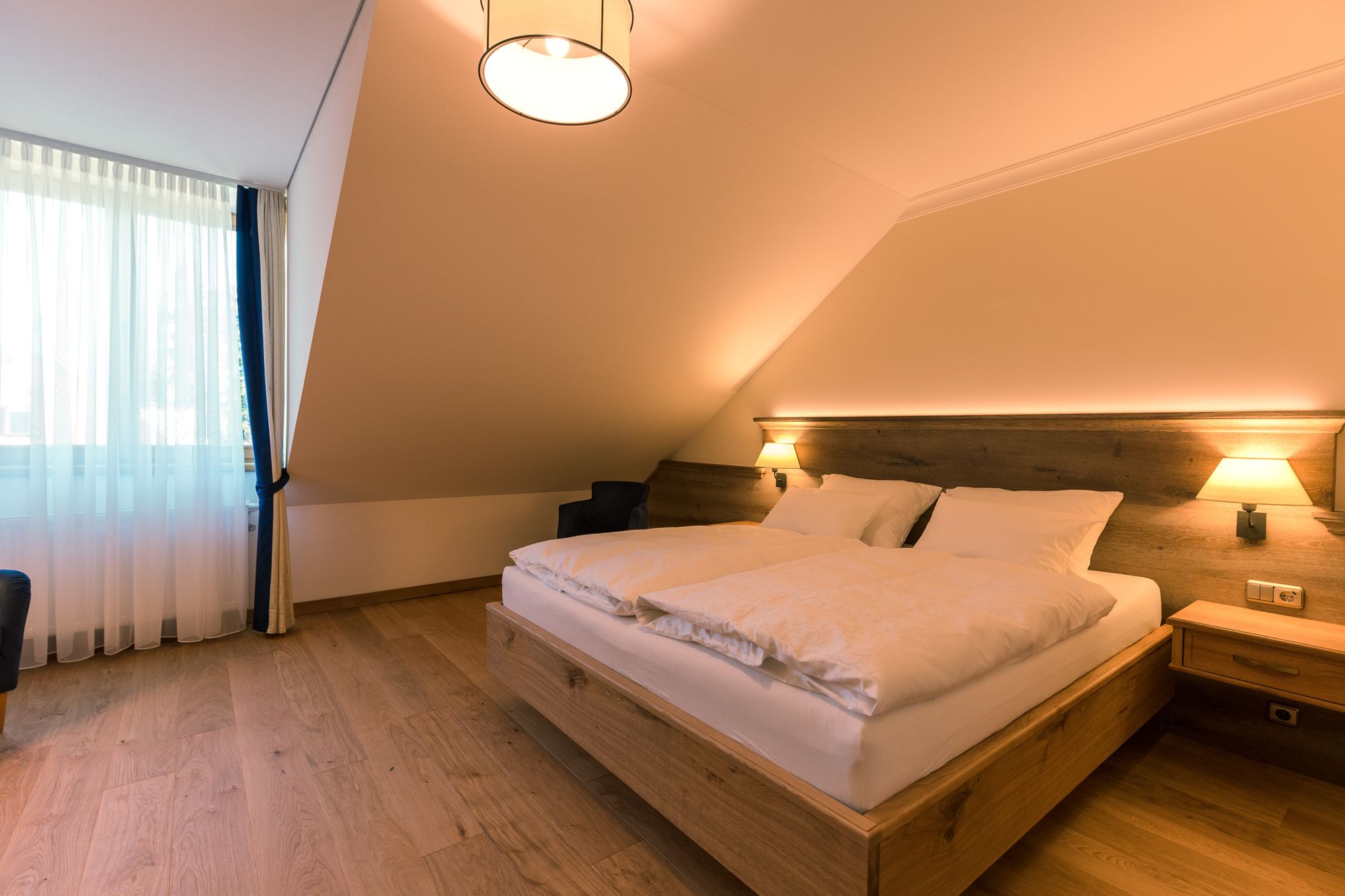 Фото Hotel & Gaststätte zum Erdinger Weißbräu