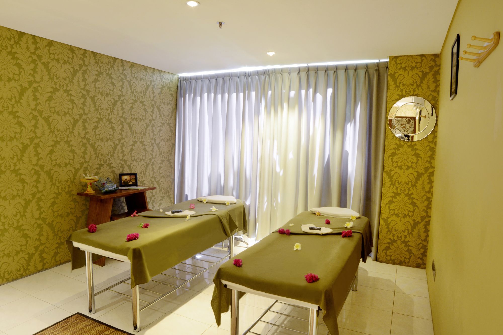 Фото The Nest Hotel Nusa Dua