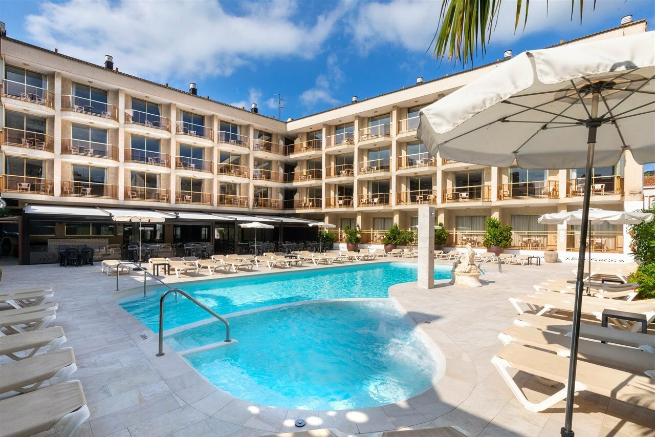 Фото отеля 1