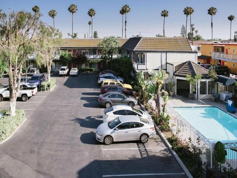 Фото Alamo Inn & Suites